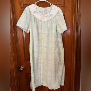 Celestial Dreams M Blue & Green Lightweight Snap Button Robe Short Sleeve